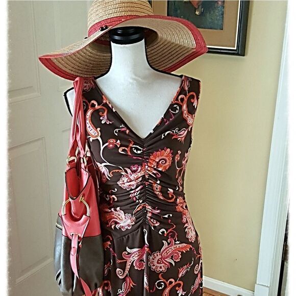 💥HOST PICK! 💥 PRINT SLEEVELESS RUCHED DRESS - Picture 1 of 6